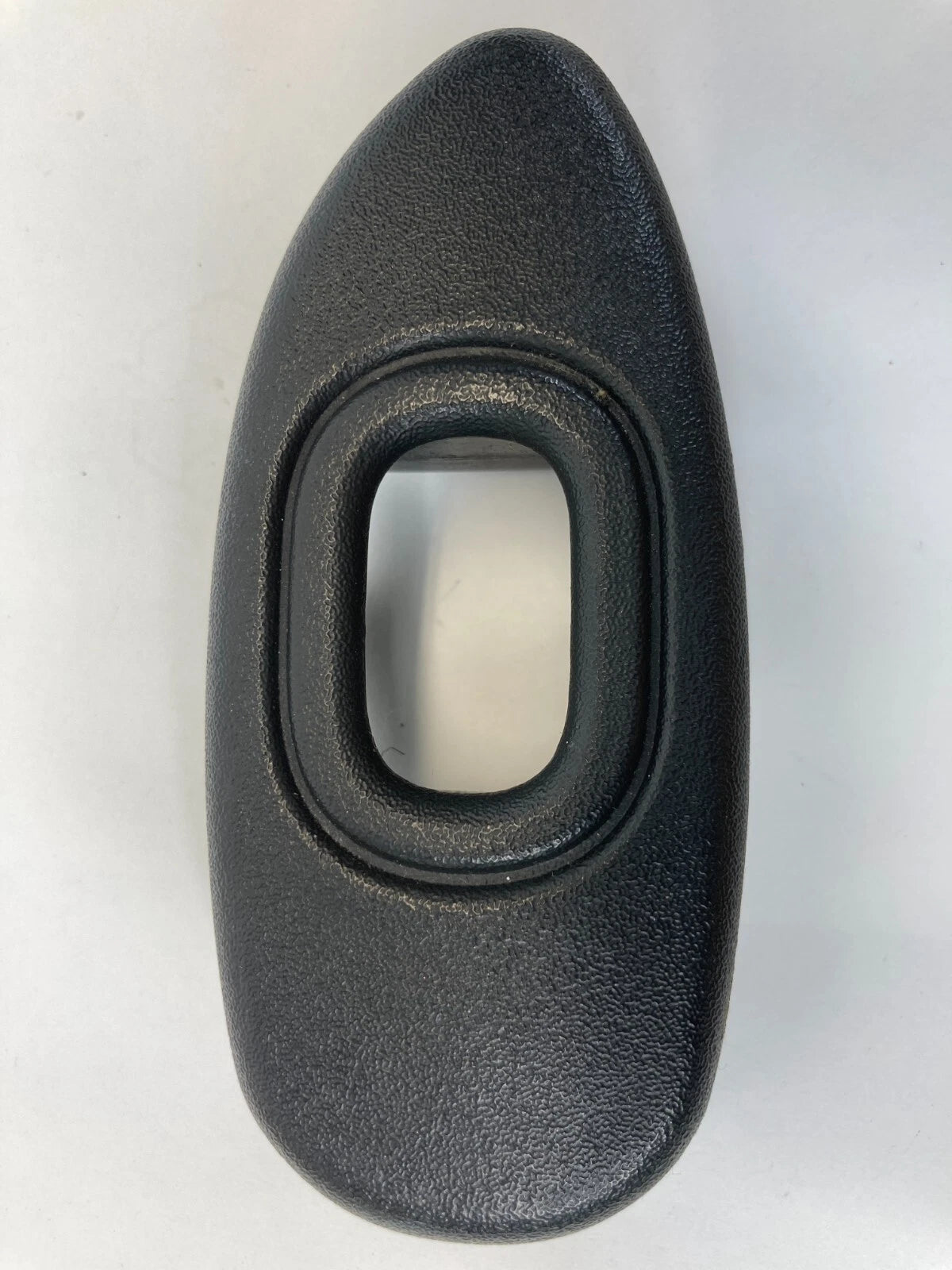 01-04 PONTIAC GRAND AM SEDAN FRONT RIGHT DOOR LOCK SWITCH COVER BEZEL 22612654