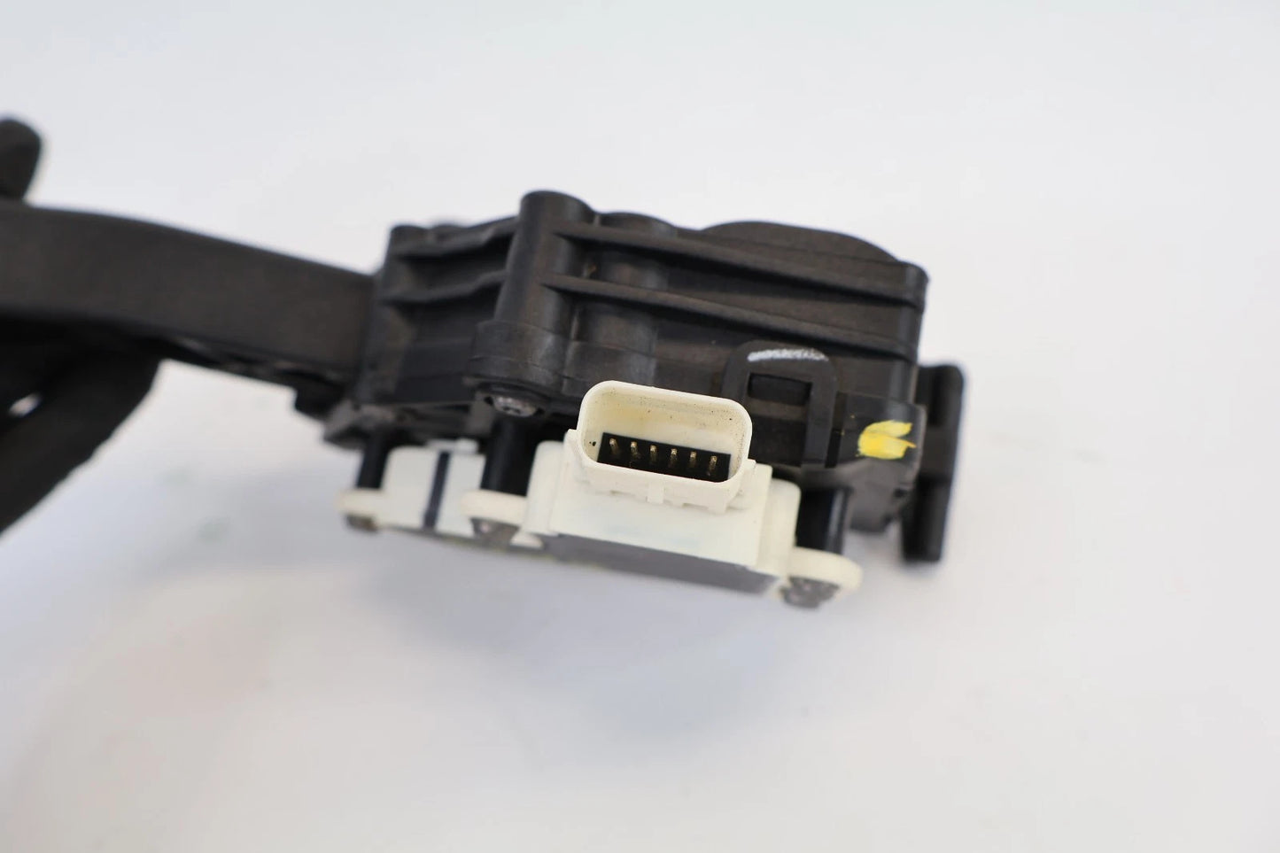 2012-2020 CHEVROLET SONIC 1.8L GAS ACCELERATOR PEDAL ASSEMBLY OEM 96858781