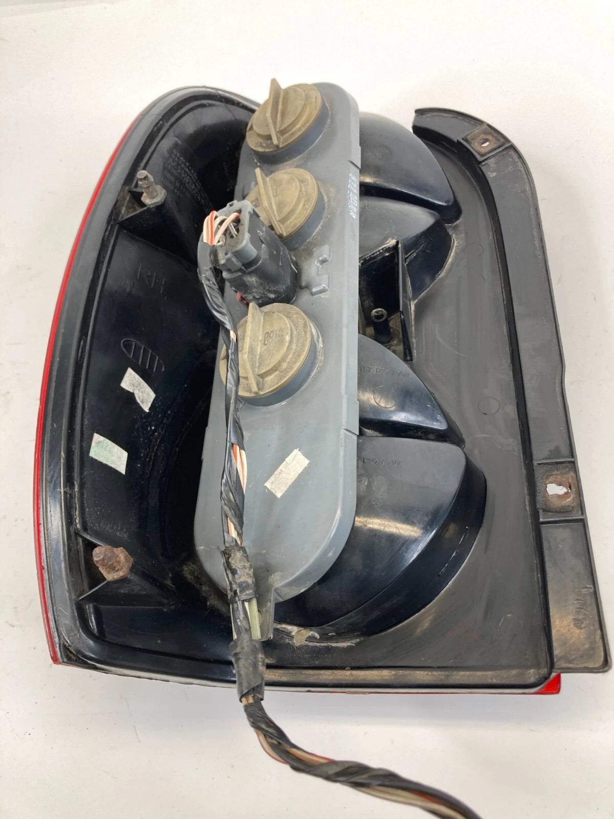 05-07 JEEP LIBERTY REAR RIGHT PASSENGER TAIL LIGHT TAILLIGHT LAMP 55157062 OEM