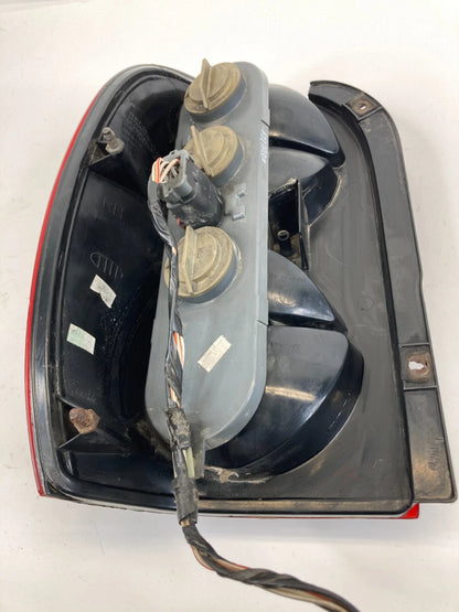 05-07 JEEP LIBERTY REAR RIGHT PASSENGER TAIL LIGHT TAILLIGHT LAMP 55157062 OEM