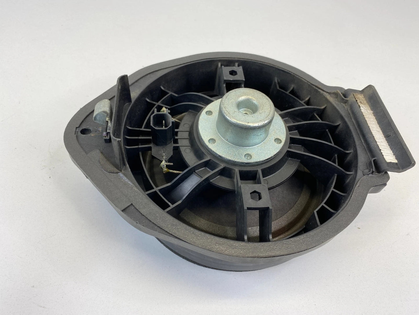 2013-2015 CHEVROLET MALIBU FRONT RIGHT PASSENGER DOOR SPEAKER AUDIO OEM