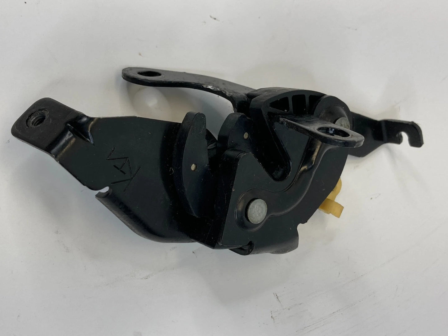 00 01 02 03 04 CHEVROLET TAHOE REAR LEFT BARN DOOR TOP LOCK LATCH OEM