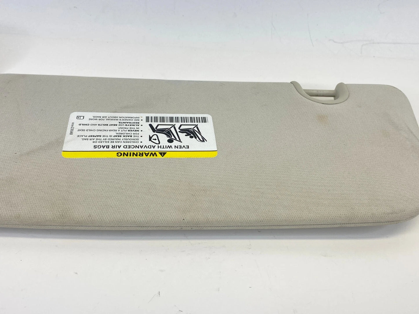 08-10 GRAND CARAVAN TOWN & COUNTRY RIGHT SUNVISOR SUN VISOR W/ MIRROR & LIGHT