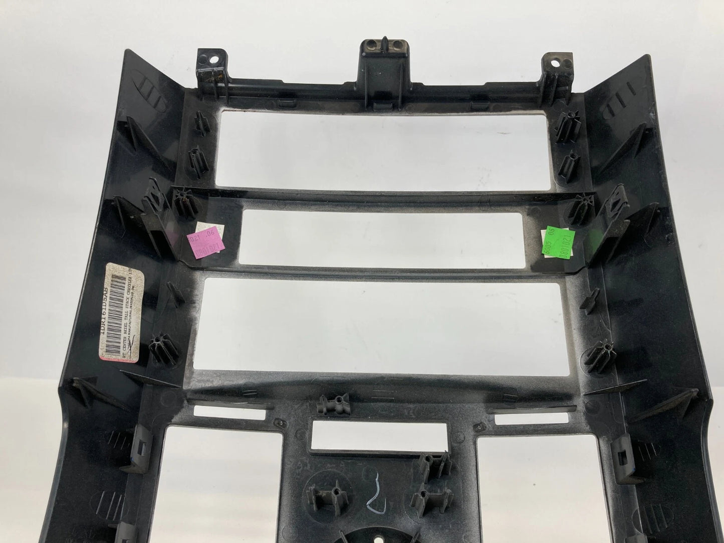 08-10 CHRYSLER TOWN & COUNTRY CENTER DASH RADIO BEZEL TRIM PANEL 1DR16TRMAB OEM