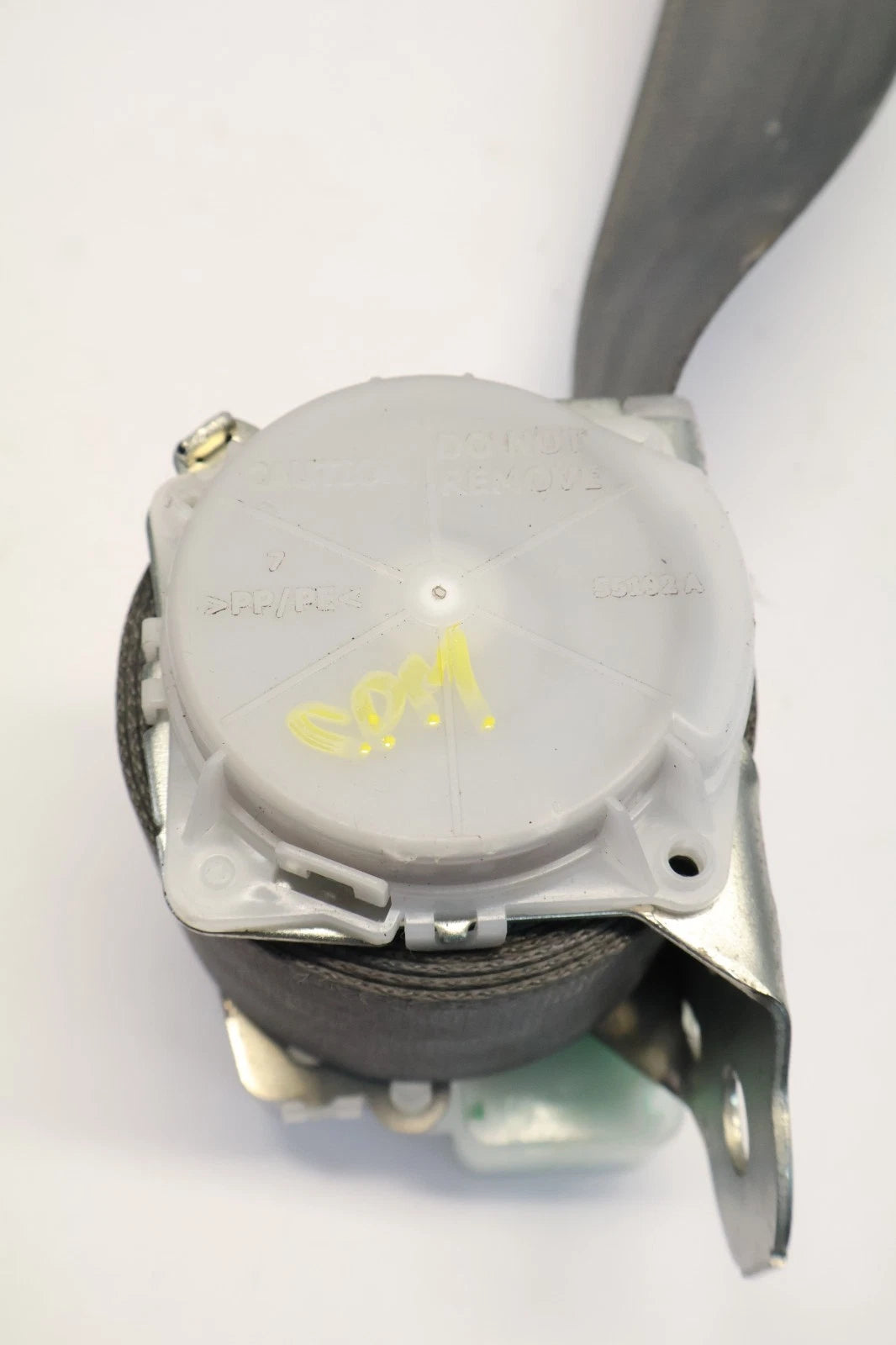 2011-2014 TOYOTA SIENNA REAR LEFT 3ND ROW SEAT BELT RETRACTOR OEM FACTORY