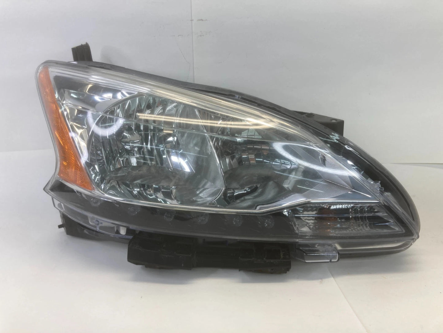 2013-2015 NISSAN SENTRA FRONT PASSENGER RIGHT SIDE RH HEADLIGHT HEADLAMP OEM