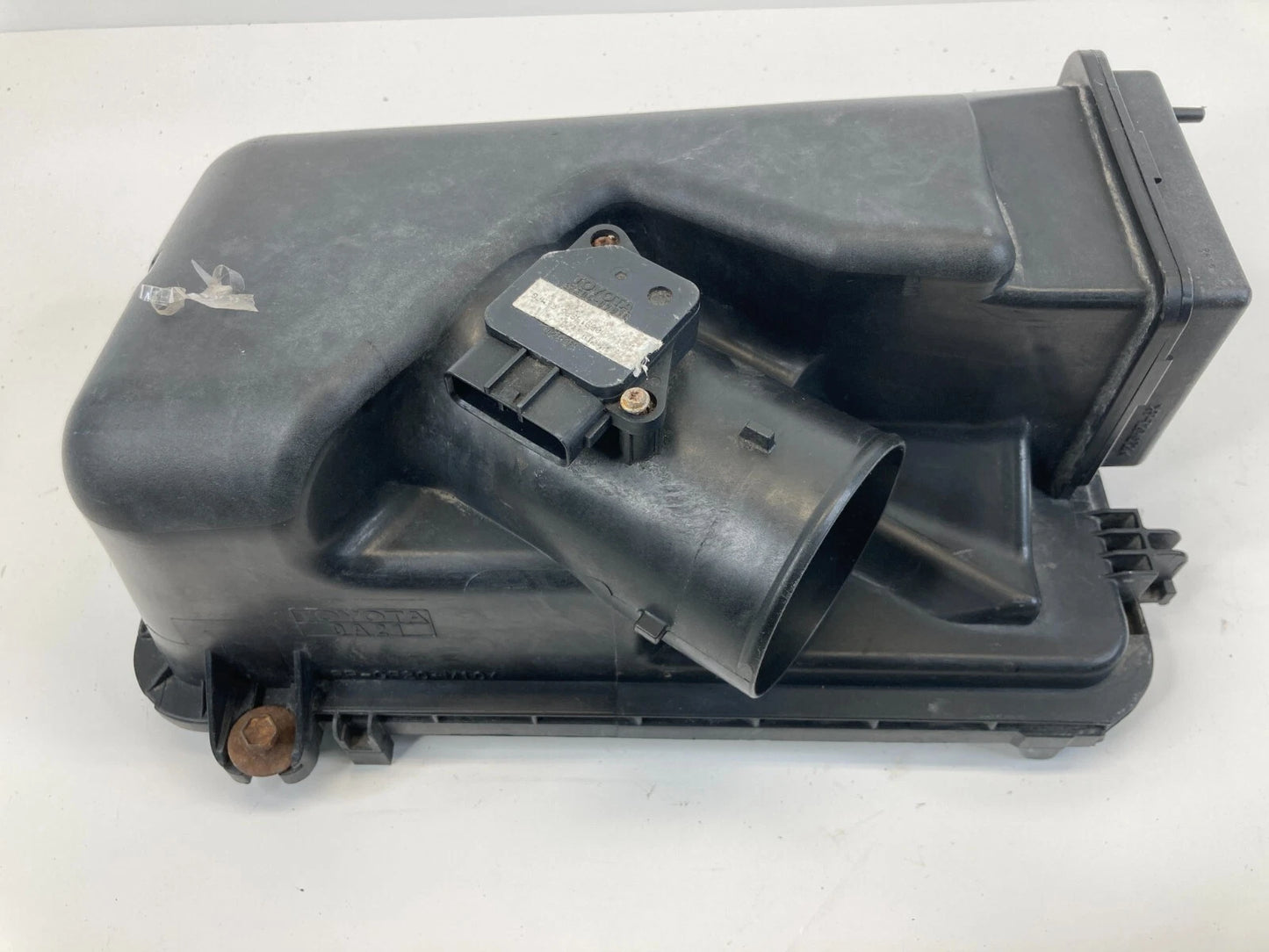 2005 2006 TOYOTA SIENNA 3.3L AIR CLEANER FILTER BOX UPPER COVER 17705-0A190 OEM