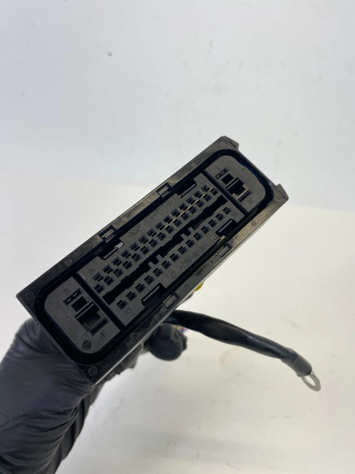 2002-2005 BMW 325I 2.5L A/T RWD ABS ANTI LOCK BRAKE PUMP CONNECTOR OEM