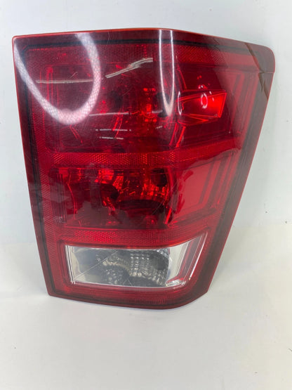 2005 2006 JEEP GRAND CHEROKEE RIGHT PASSENGER TAIL LIGHT TAILLIGHT 55156614AD