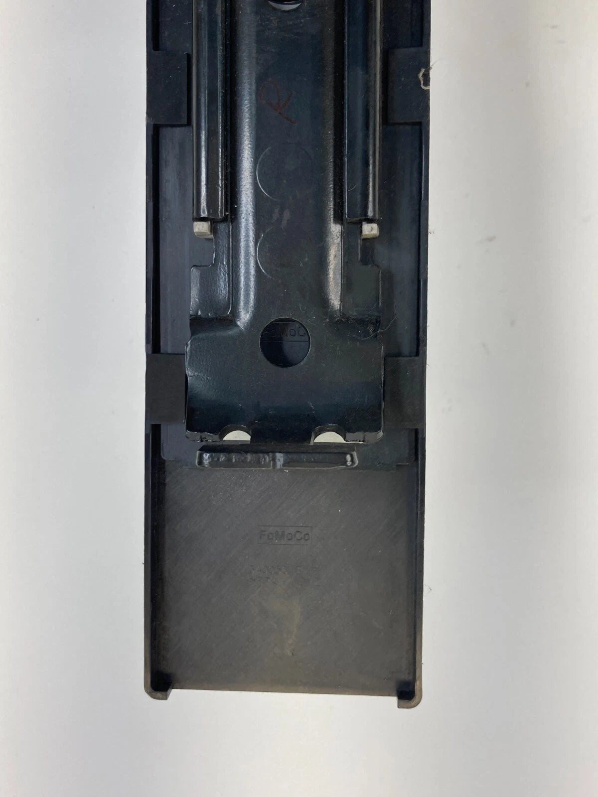 08 09 10 11 FORD FOCUS SEDAN FRONT RIGHT SEAT BELT HEIGHT ADJUSTMENT 34005613
