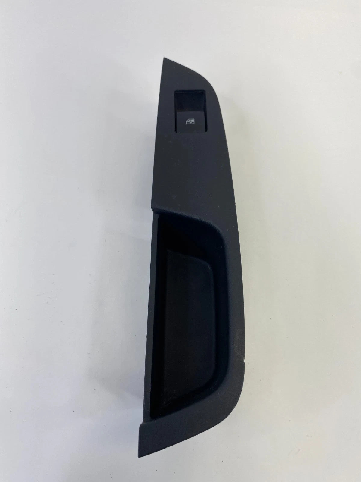 2010-2017 CHEVROLET EQUINOX REAR LEFT DOOR WINDOW CONTROL SWITCH BEZEL 20933566