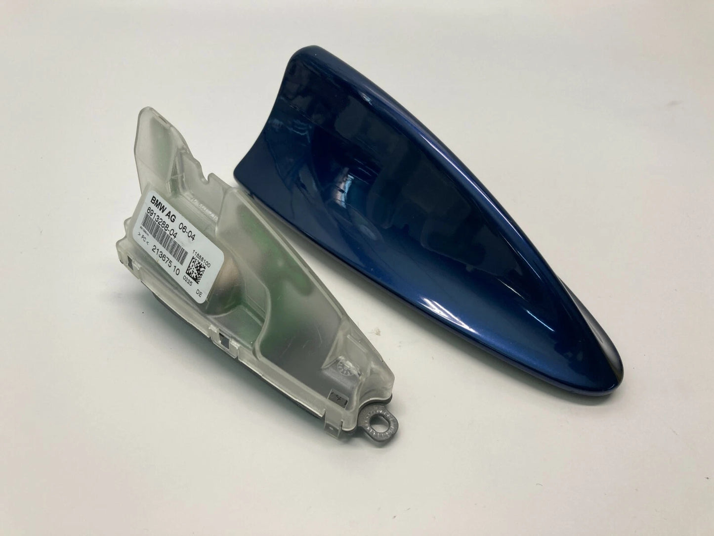 04 05 BMW E60 525I 530I ROOF MOUNT SHARK FIN RADIO GPS ANTENNA 6913288-04 OEM