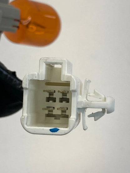 2007-2009 TOYOTA CAMRY FRONT TURN SIGNAL LIGHT BULB SOCKET RETAINER HARNESS OEM