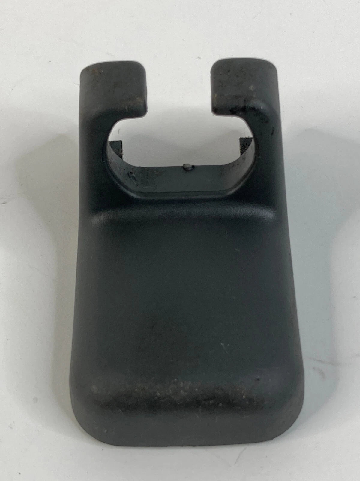 2004-2009 TOYOTA PRIUS REAR SEAT BACK TRACK END COVER CAP TRIM 72137-47030 OEM