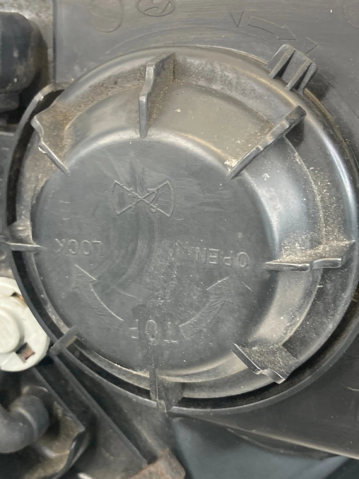 2006-2011 HYUNDAI ACCENT FRONT RIGHT PASSENGER SIDE HEADLIGHT HEADLAMP OEM