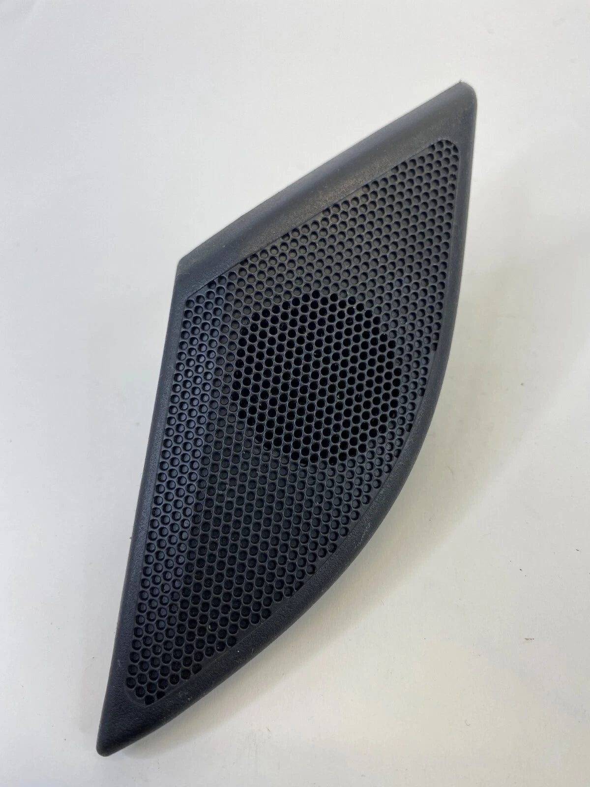 2008-2010 SATURN VUE FRONT DOOR TWEETER SPEAKER TRIM GRILLE OEM FACTORY 96673602