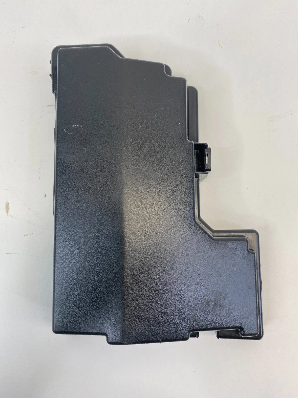 2011 11 NISSAN ROGUE UPPER FUSE BOX RELAY BOX COVER TRIM CAP LID OEM