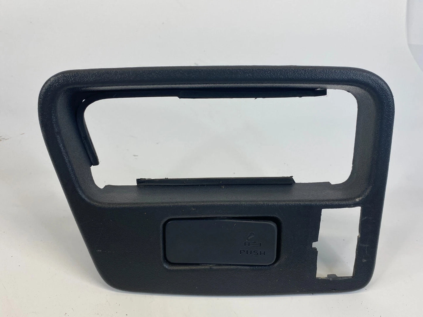 1998-2004 CHEVROLET S10 INNER DOOR REAR LEFT HANDLE SURROUND BEZEL 15957377 OEM