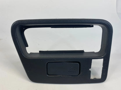 1998-2004 CHEVROLET S10 INNER DOOR REAR LEFT HANDLE SURROUND BEZEL 15957377 OEM