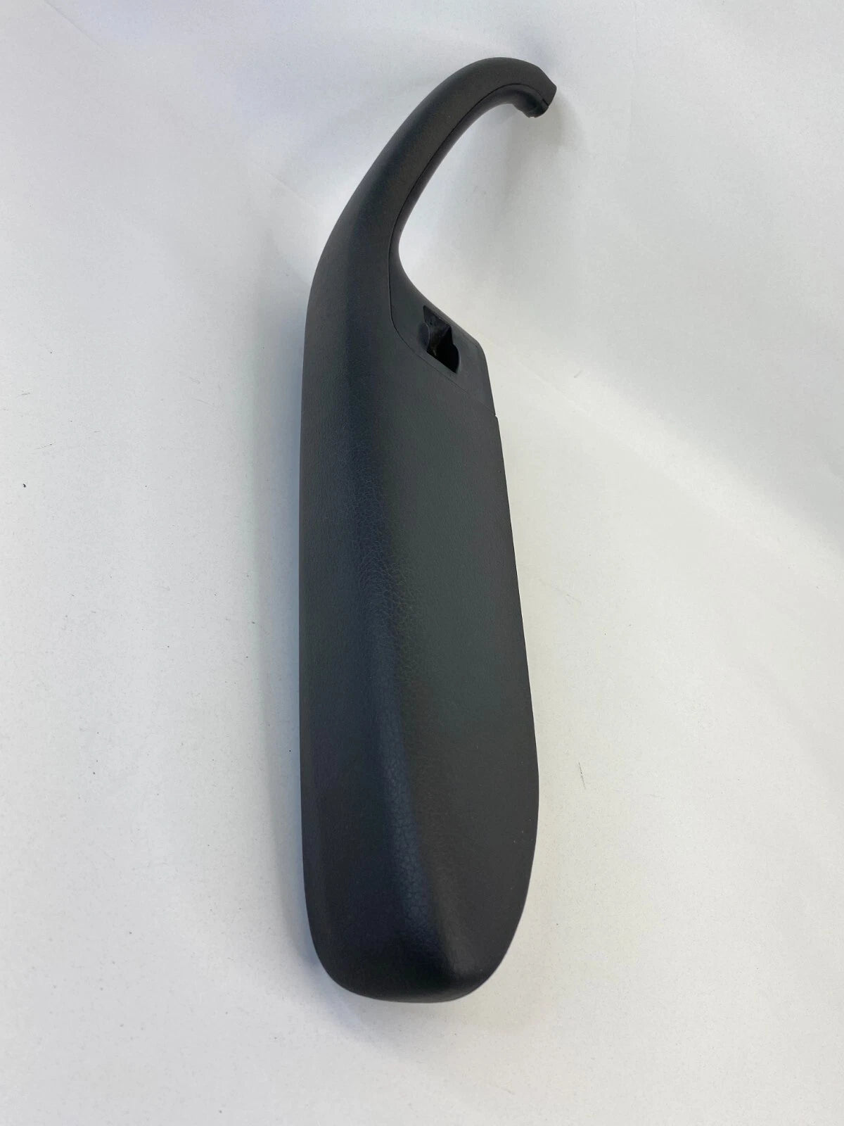 2002-2008 AUDI A4 FRONT RIGHT SIDE INTERIOR DOOR PULL HANDLE ARMREST 8E1867162B