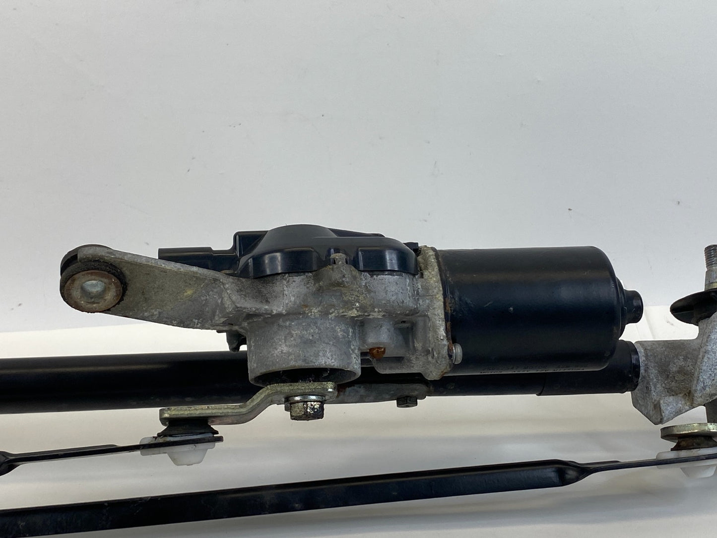 10-17 GMC Terrain Chevy Equinox Front Windshield Wiper Motor w/ Linkage 25942547