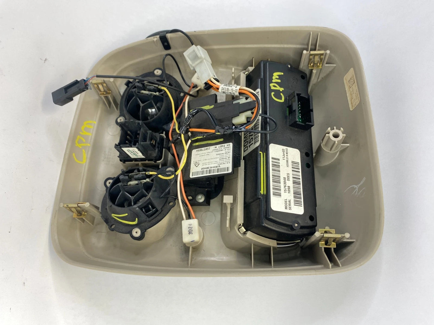 1999-2006 CHEVY TAHOE YUKON OVERHEAD CONSOLE DOME LIGHT CLIMATE CONTROL 15763048