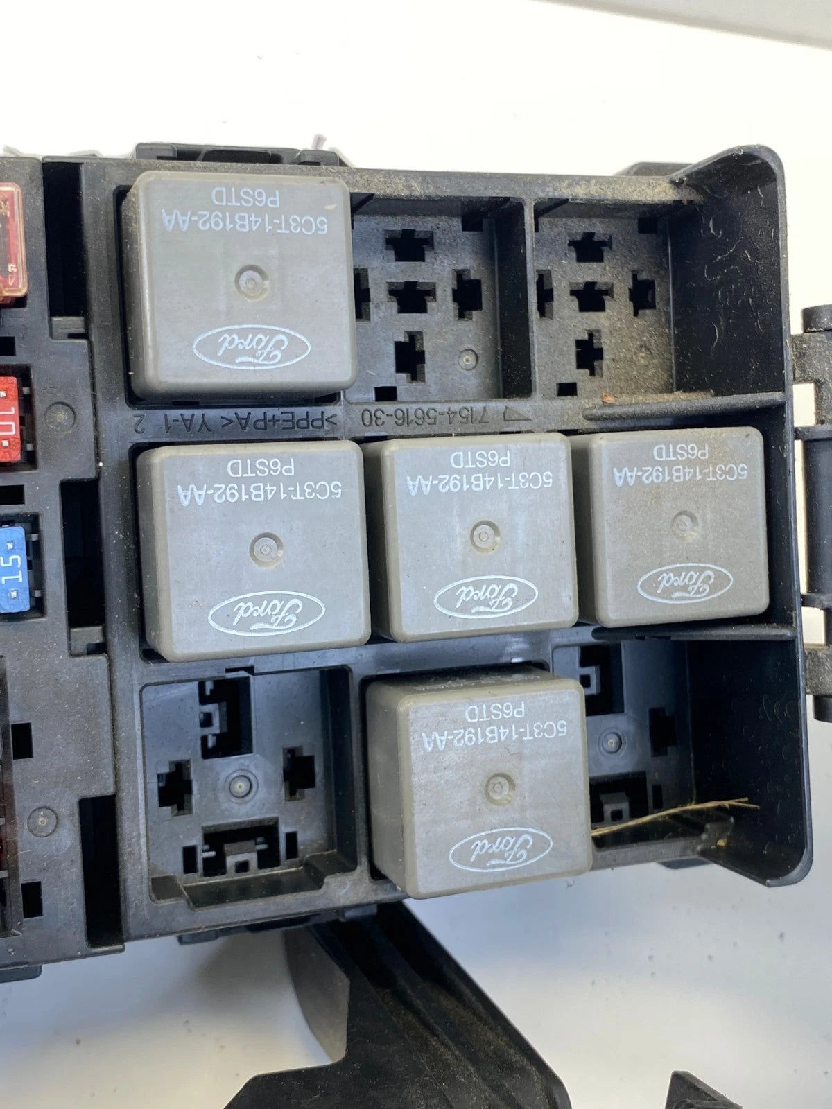 2008-2012 FORD TAURUS ENGINE FUSE BOX POWER DISTRIBUTION UNIT OEM 8G1T-14A003-AC