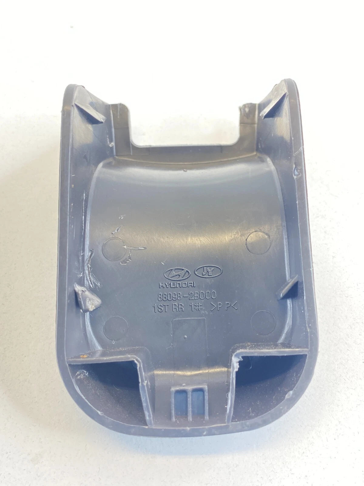 07-12 HYUNDAI SANTA FE REAR SEAT TRACK END MOUNTING COVER TRIM 88098-2B000 OEM