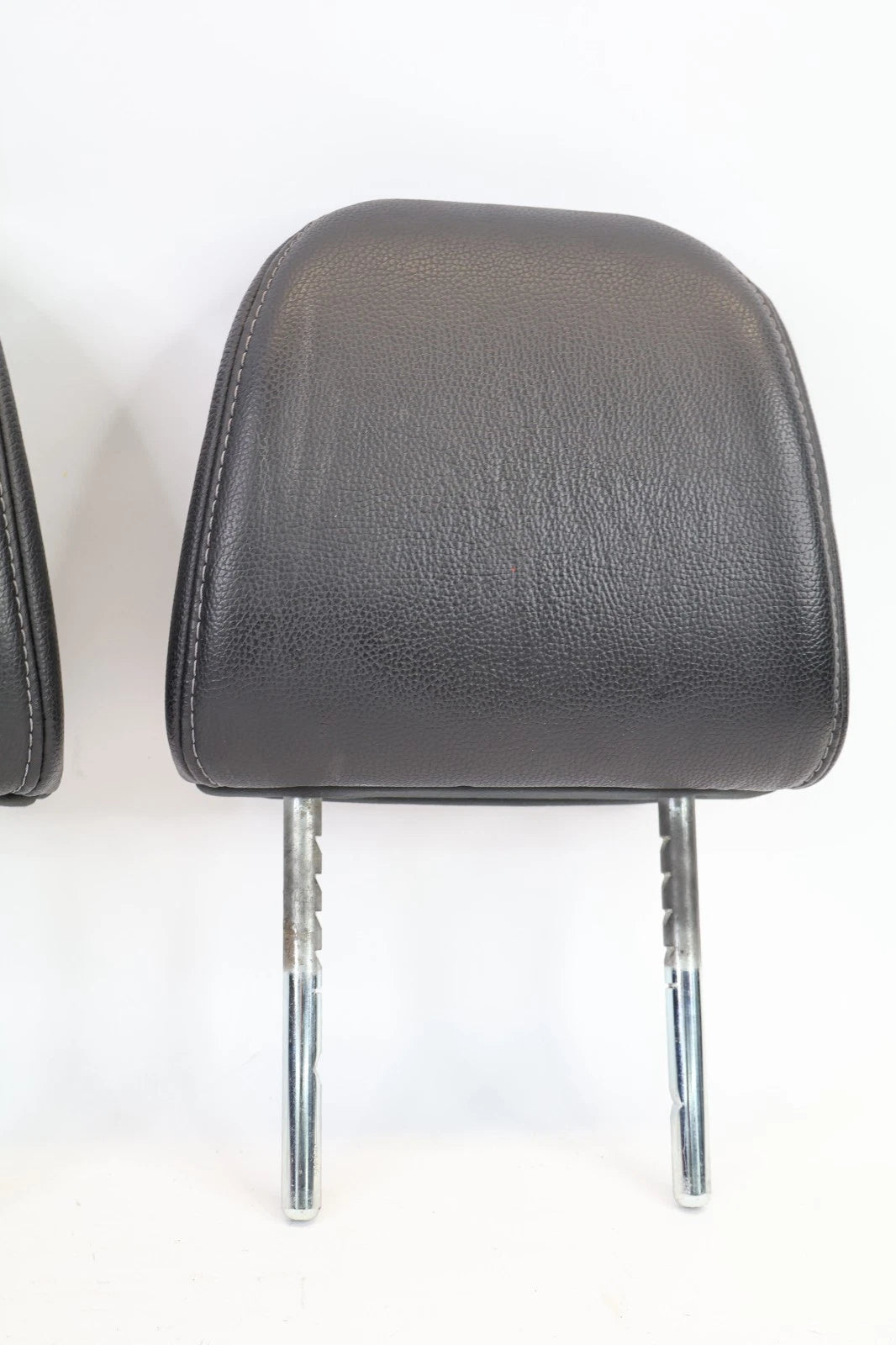 2016-2022 HONDA PILOT FRONT LEFT RIGHT SEAT HEADRESTS PAIR BLACK LEATHER OEM