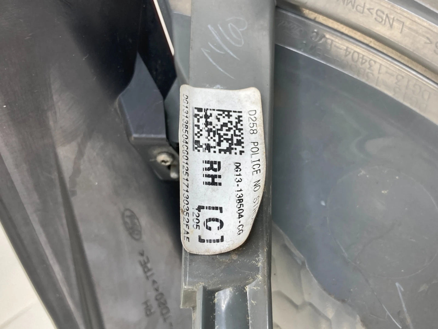 13-19 Ford Police Interceptor Sedan Right Outer Taillight Tail Light Lamp OEM