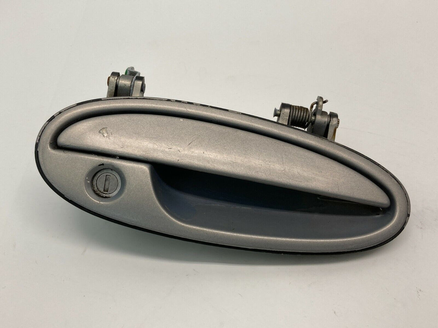 1997-2003 Chevrolet Malibu Front Right Exterior Door Handle Assembly 10244583