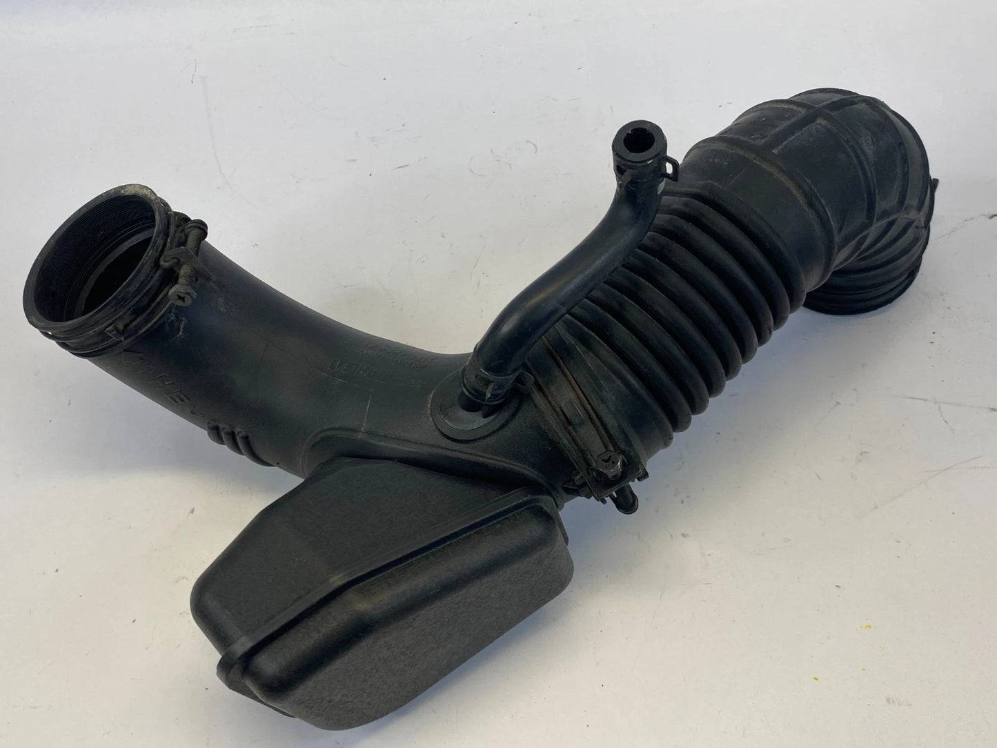 2011-2015 HYUNDAI SONATA HYBRID 2.4L AIR CLEANER INTAKE TUBE HOSE 28130-4R100