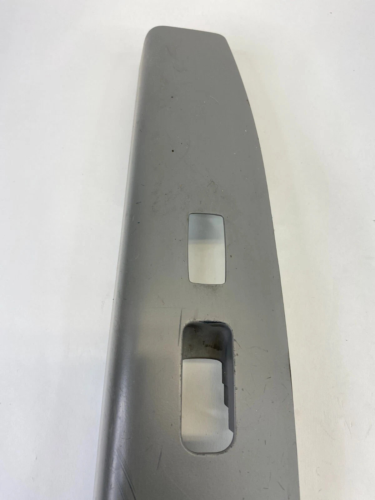 2007-2009 HYUNDAI SANTA FE FRONT RIGHT PASSENGER WINDOW SWITCH BEZEL TRIM OEM