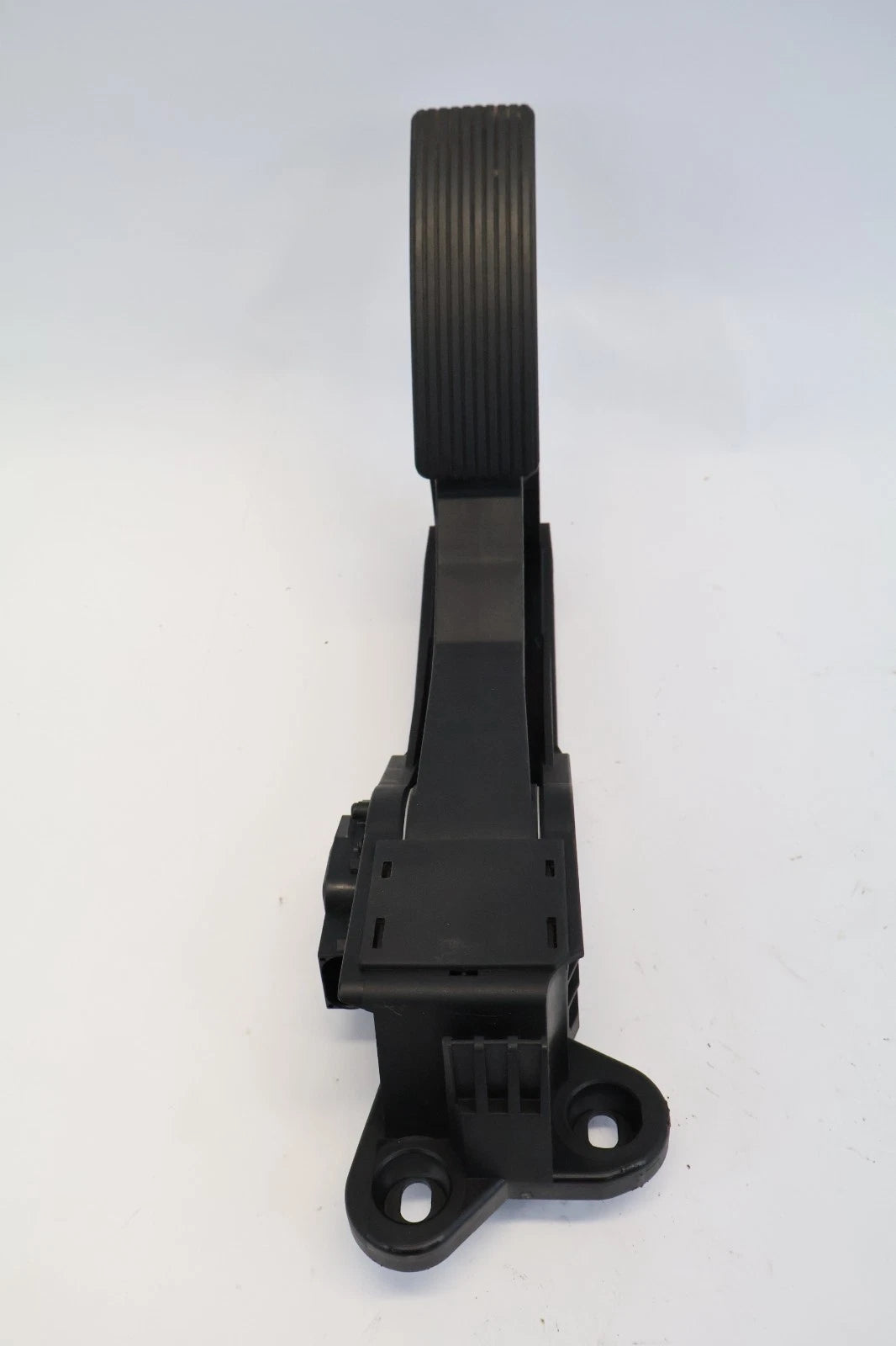 2006-2013 MERCEDES W251 R350 R500 ACCELERATOR GAS PEDAL SENSOR A1643000004 OEM