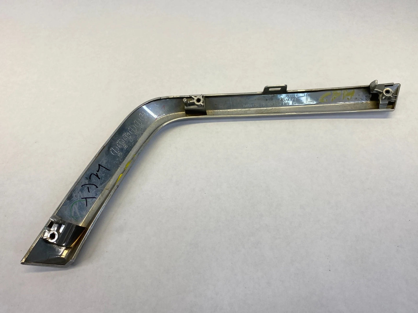 2016-2019 MITSUBISHI OUTLANDER SPORT FRONT LEFT LOWER BUMPER MOLDING GARNISH OEM