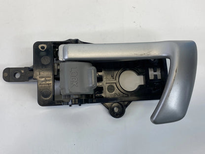 2007-2009 HYUNDAI SANTA FE REAR LEFT SIDE INNER DOOR HANDLE 82613-CM00 OEM