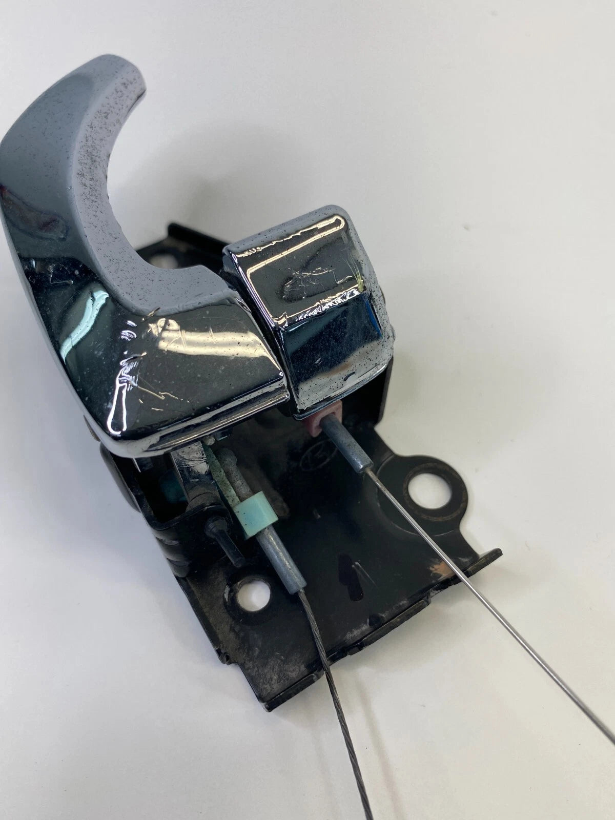 2002-2006 HYUNDAI SANTA FE REAR RIGHT SIDE INTERIOR DOOR HANDLE ASSEMBLY