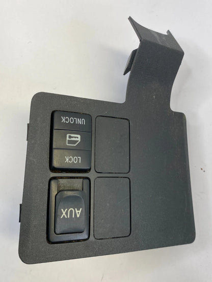2007-2011 TOYOTA YARIS HATCHBACK CONSOLE DOOR LOCK SWITCH & AUX CONNECTOR PANEL
