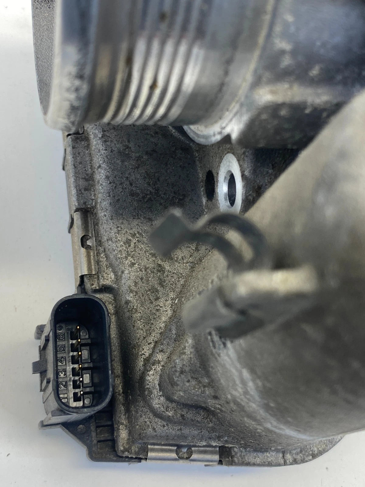 2012 2013 FORD FOCUS 13-16 ESCAPE 2.0L THROTTLE BODY VALVE UNIT CM5E-9F991-AD