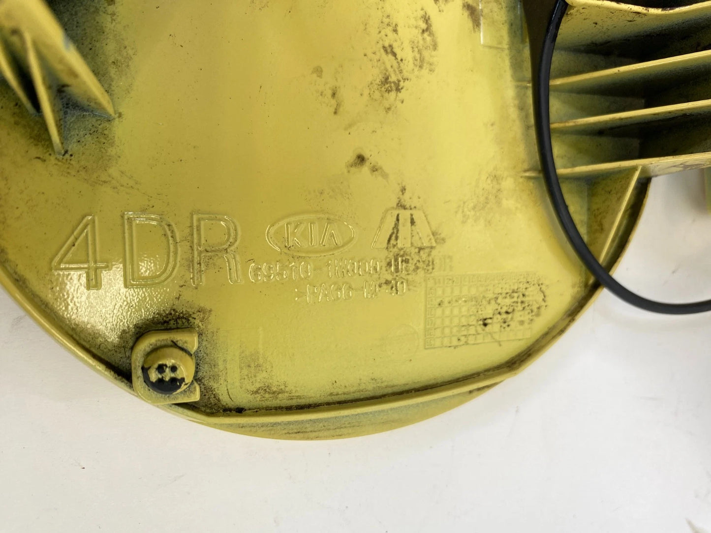 2012-2017 KIA RIO SEDAN FUEL FILLER TANK DOOR GAS LID COVER 69510-1W000 OEM