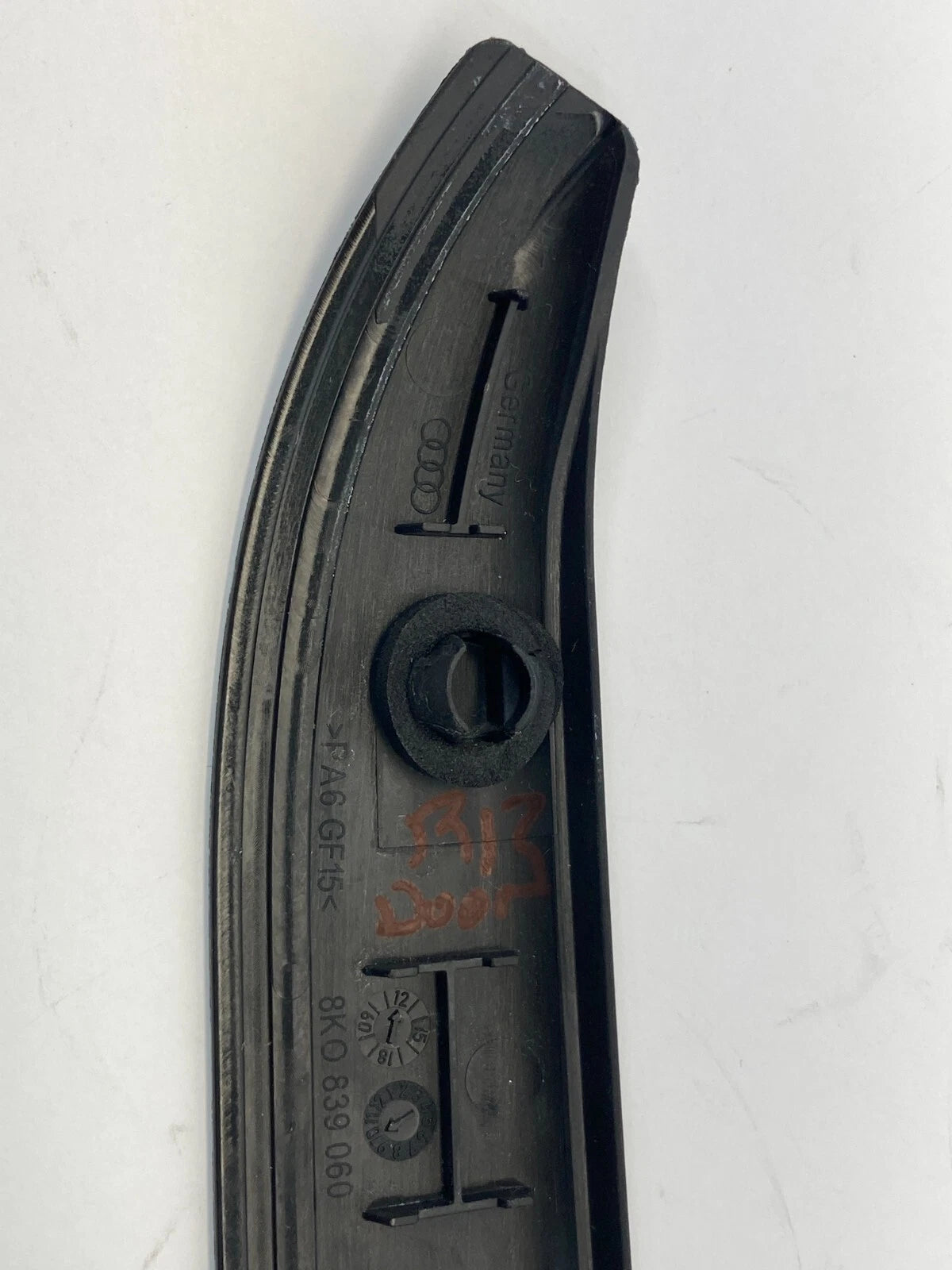 2009-2016 AUDI A4 REAR RIGHT BACK SIDE DOOR SEAL BRACKET COVER TRIM 8K0839060
