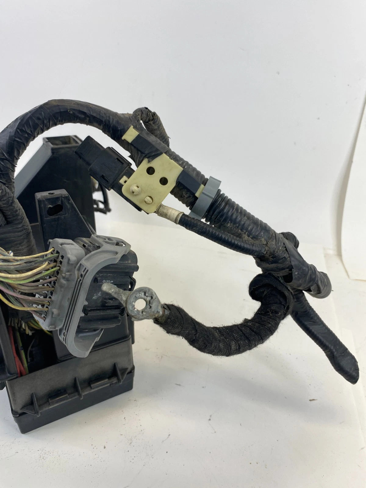 2011-2015 Ford Explorer 13-15 Police Utility Engine Fuse Relay Box Compartment