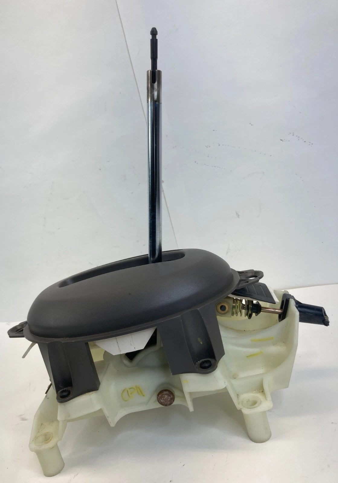 2003-2010 CHRYSLER PT CRUISER 2.4L AUTOMATIC TRANS GEAR SHIFTER LEVER ASSY OEM