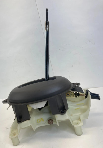 2003-2010 CHRYSLER PT CRUISER 2.4L AUTOMATIC TRANS GEAR SHIFTER LEVER ASSY OEM