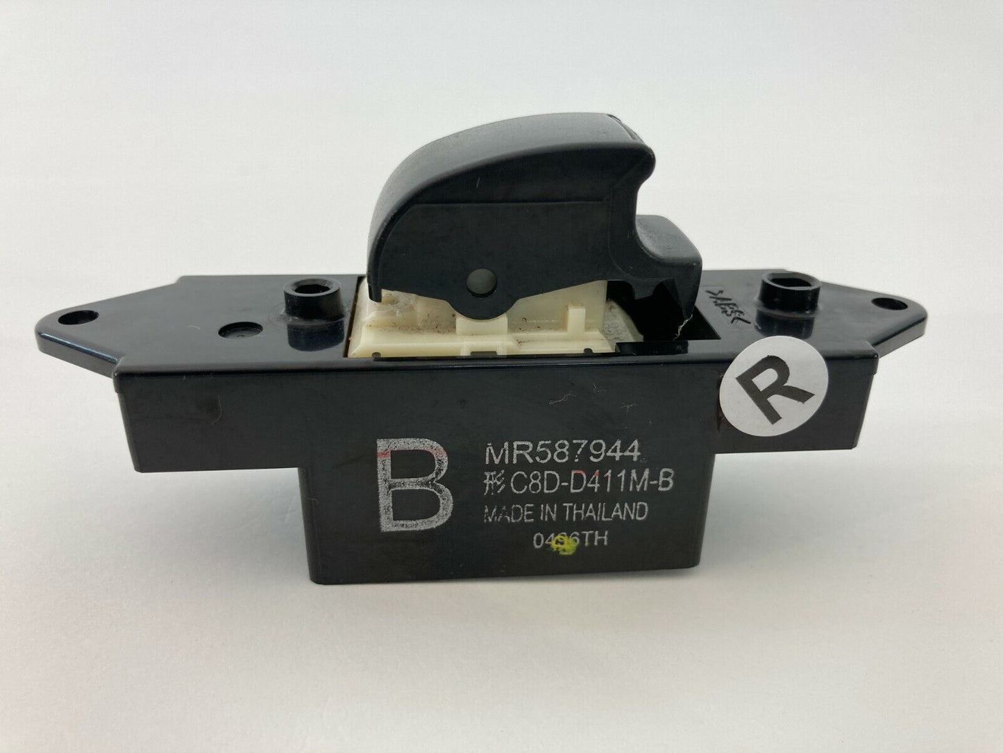 2007-2013 Mitsubishi Outlander Rear Right Side Door Power Window Switch MR587944