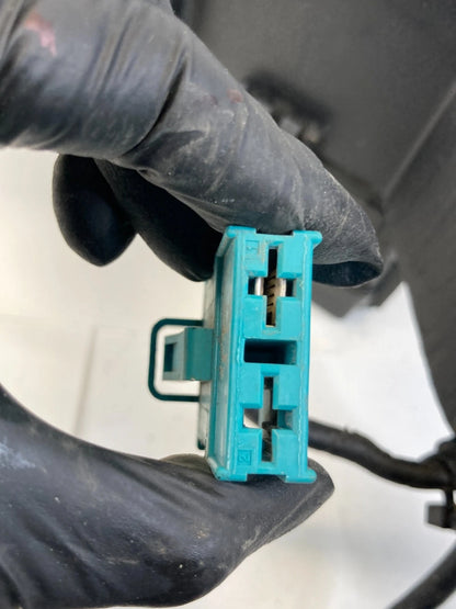 11-15 FORD EXPLORER 13-15 INTERCEPTOR UTILITY ENGINE FUSE RELAY BOX COMPARTMENT