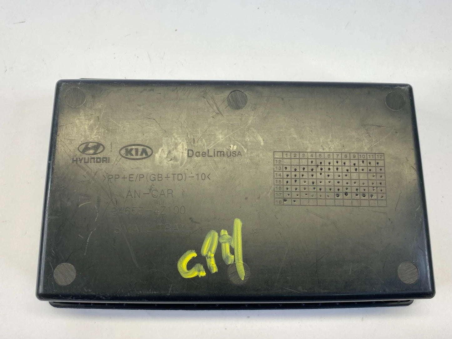 2016-2018 HYUNDAI SANTA FE SPORT CENTER CONSOLE STORAGE TRAY 84655-4Z100 OEM