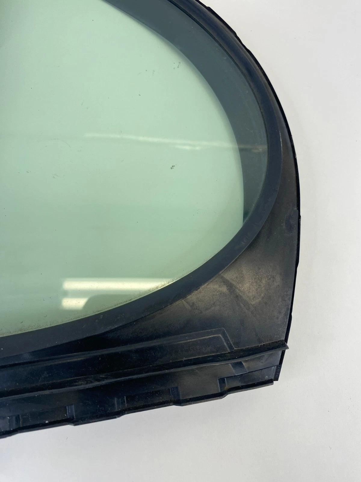 2002 2003 Lexus ES300 Rear Left Door Quarter Vent Window Glass 68189-33030 OEM