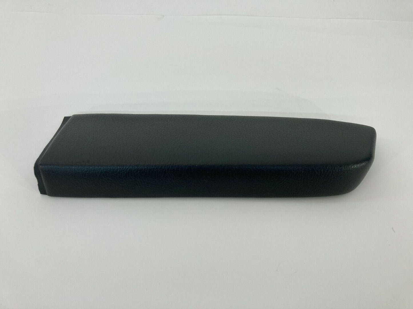 2003 Kia Sorento Rear Right Side Door Panel Armrest Arm Rest OEM