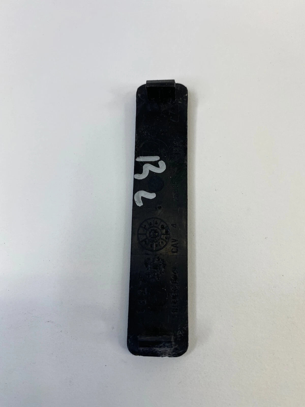 05-09 CHEVY TRAILBLAZER REAR LEFT INNER DOOR HANDLE PLUG BOLT SCREW CAP 15050504